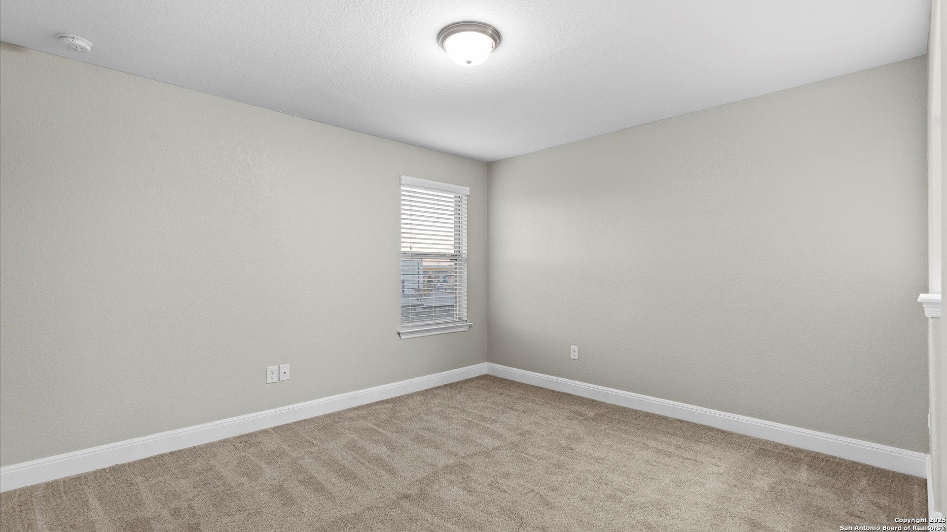 property viewer photo 37