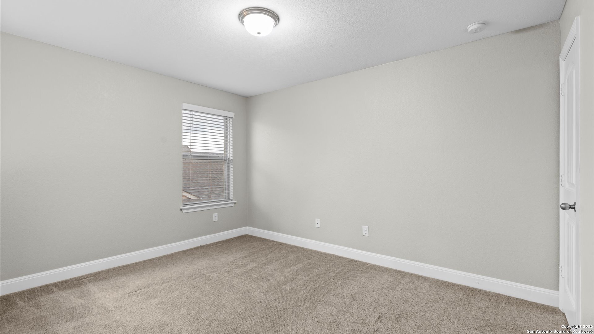 property viewer photo 42