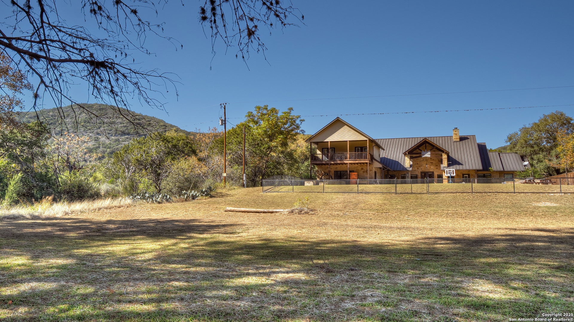 main property photo 25