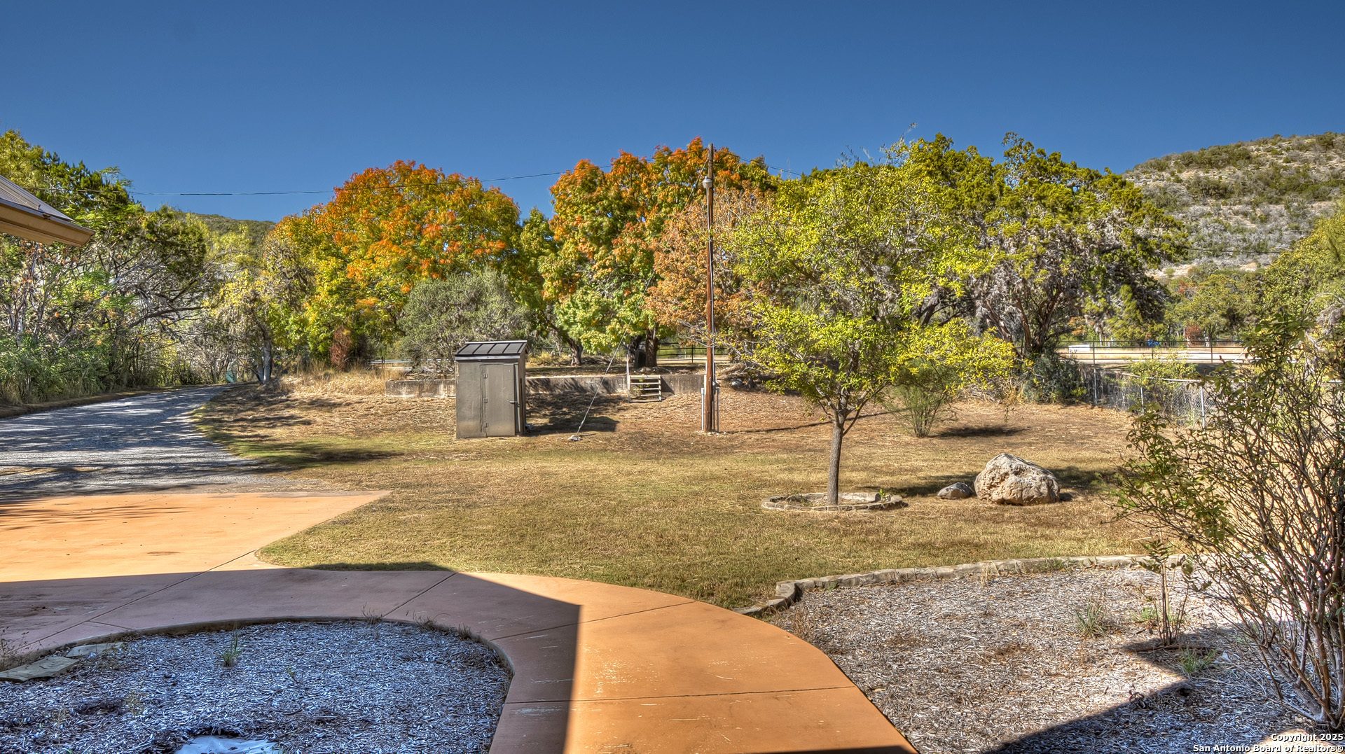main property photo 31