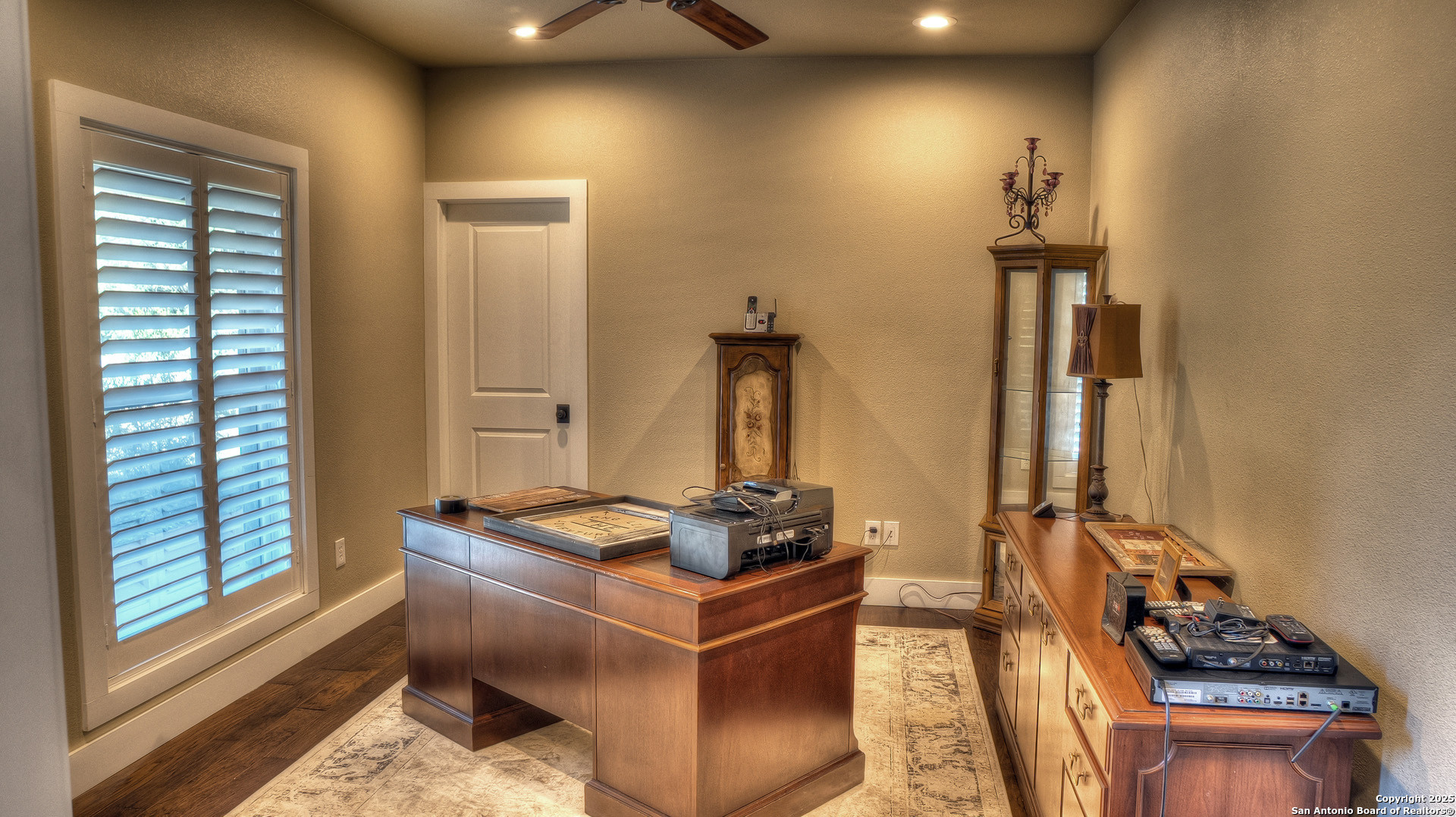 main property photo 32