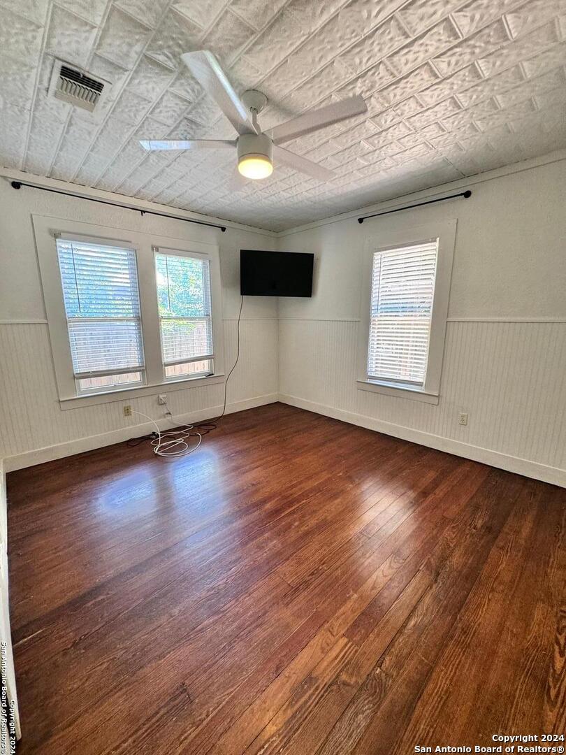 property viewer photo 4