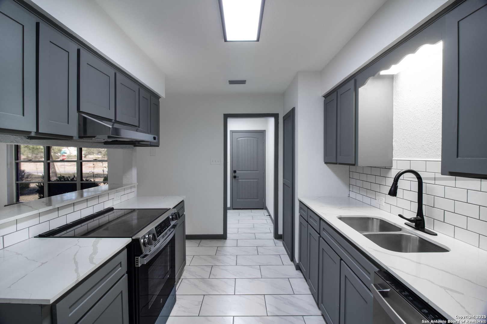 property viewer photo 10