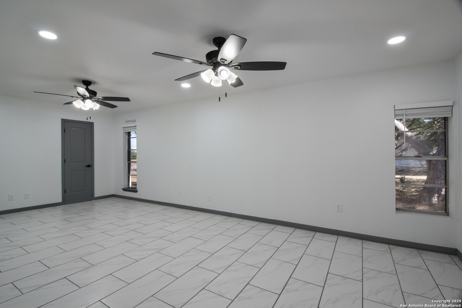 property viewer photo 18