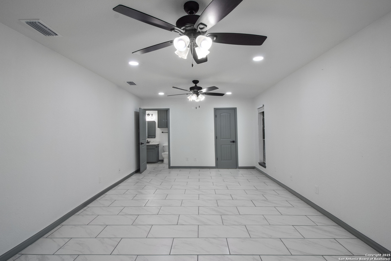 property viewer photo 19