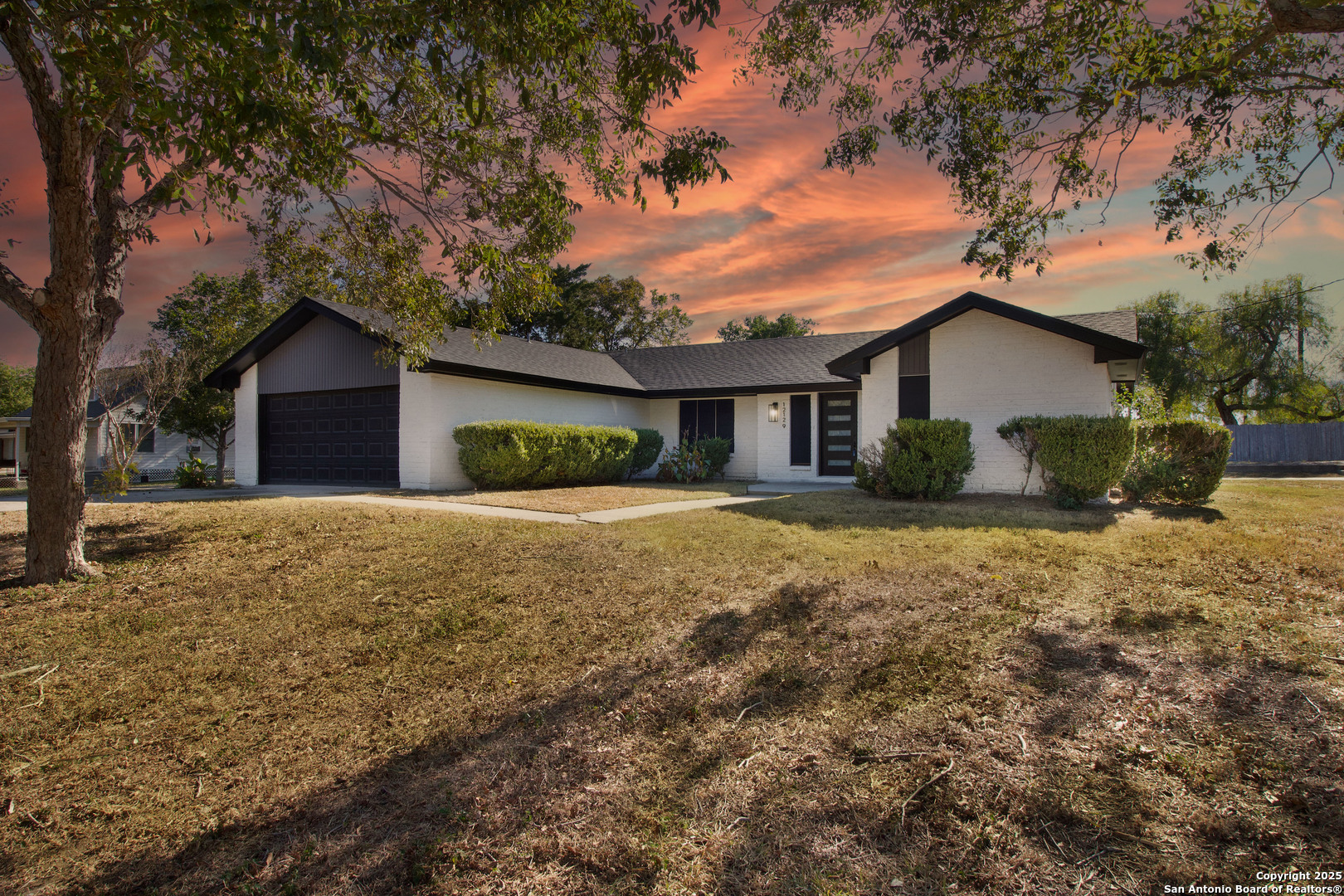 property viewer photo 2