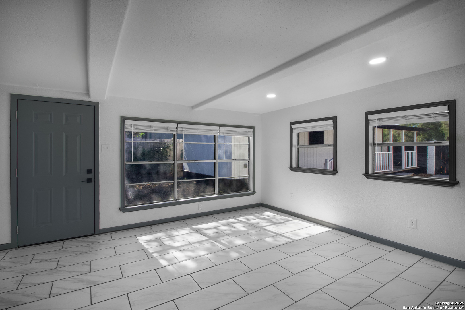 property viewer photo 22