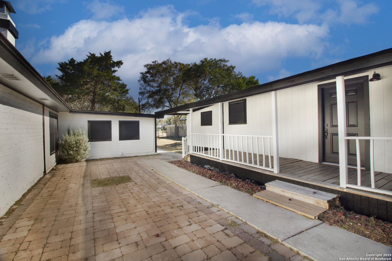 property viewer photo 25