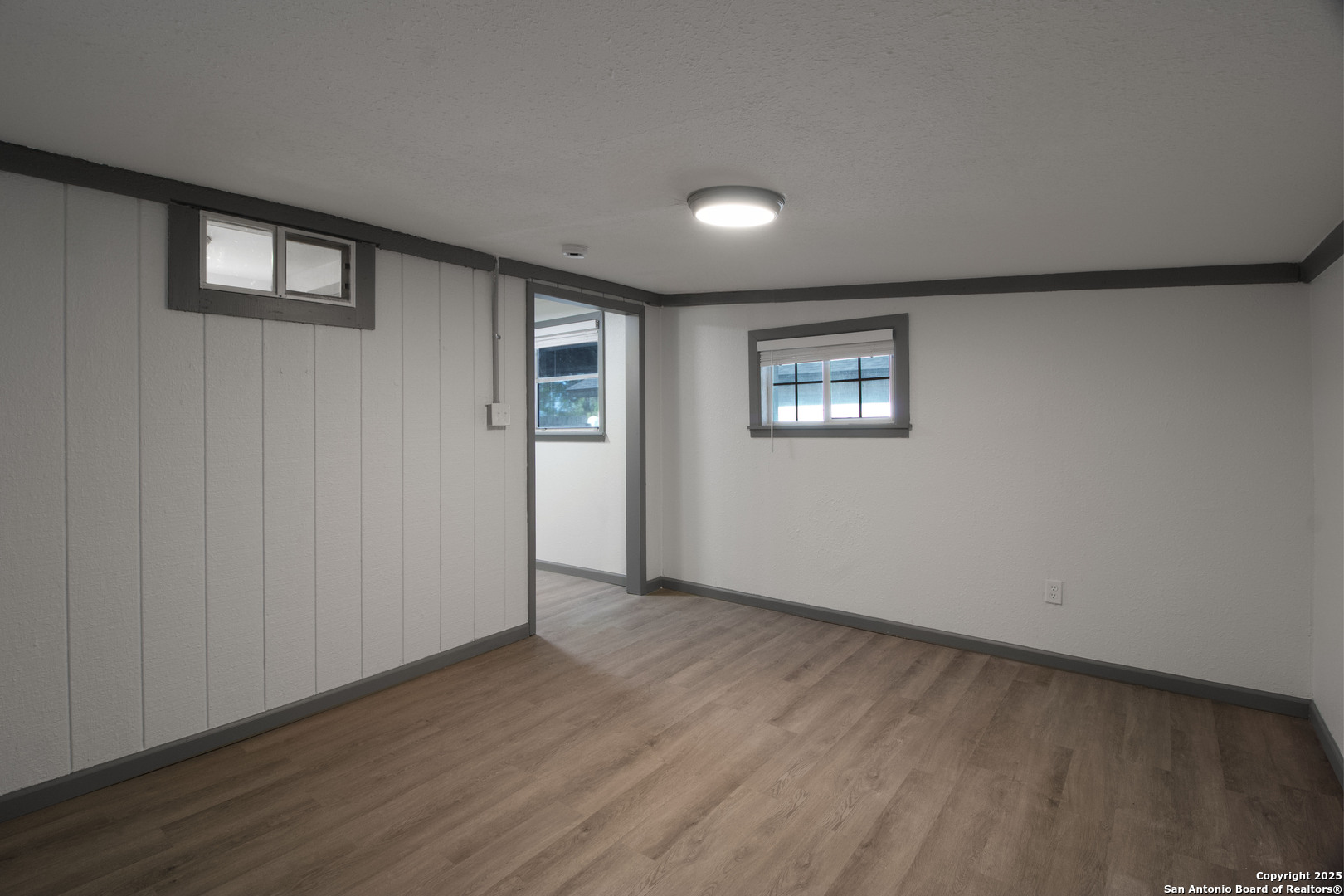 property viewer photo 27