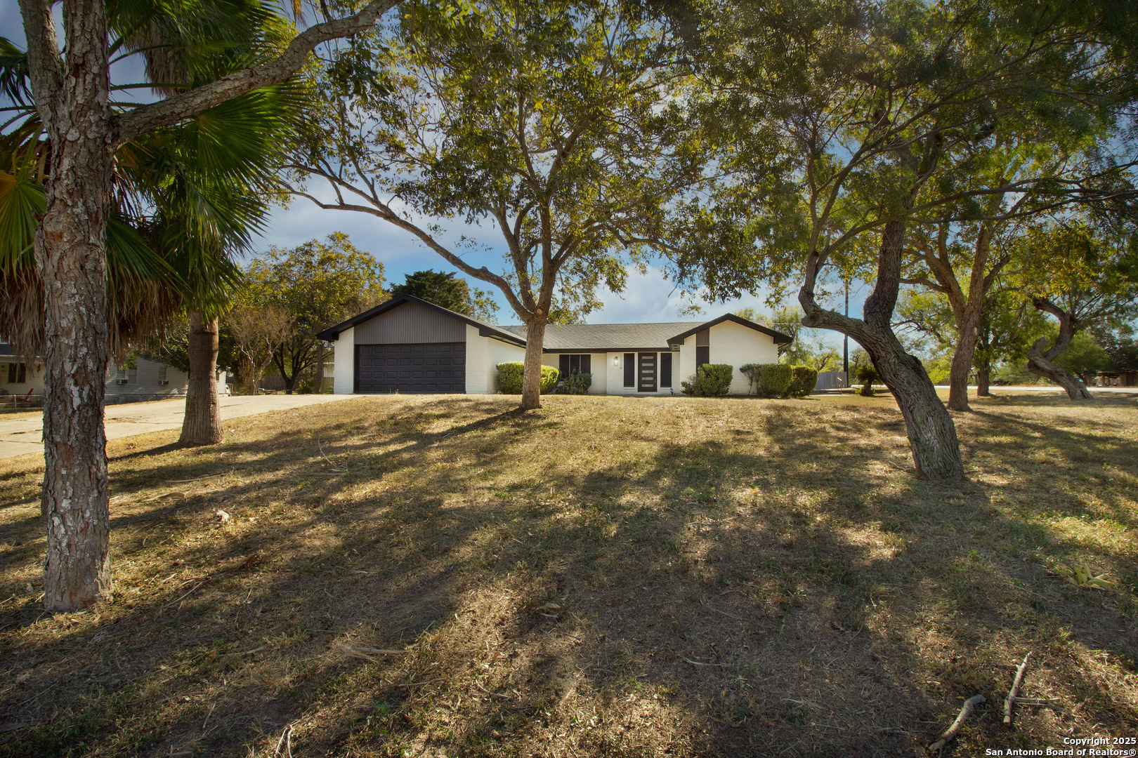property viewer photo 3