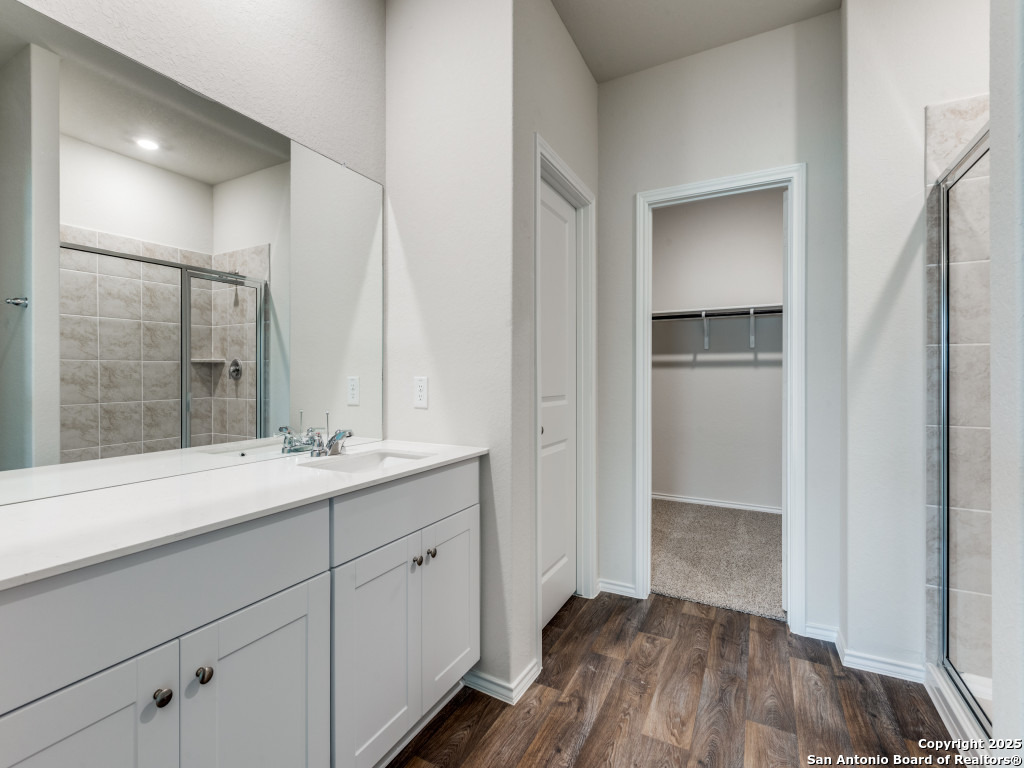 property viewer photo 15