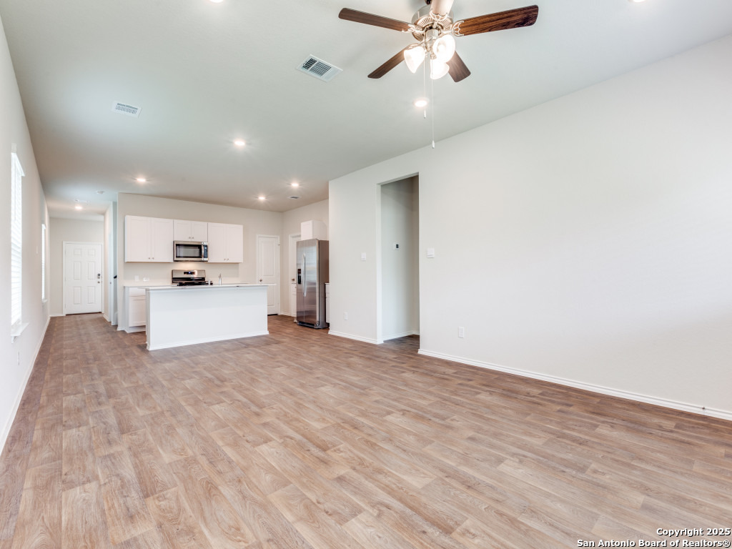 property viewer photo 6