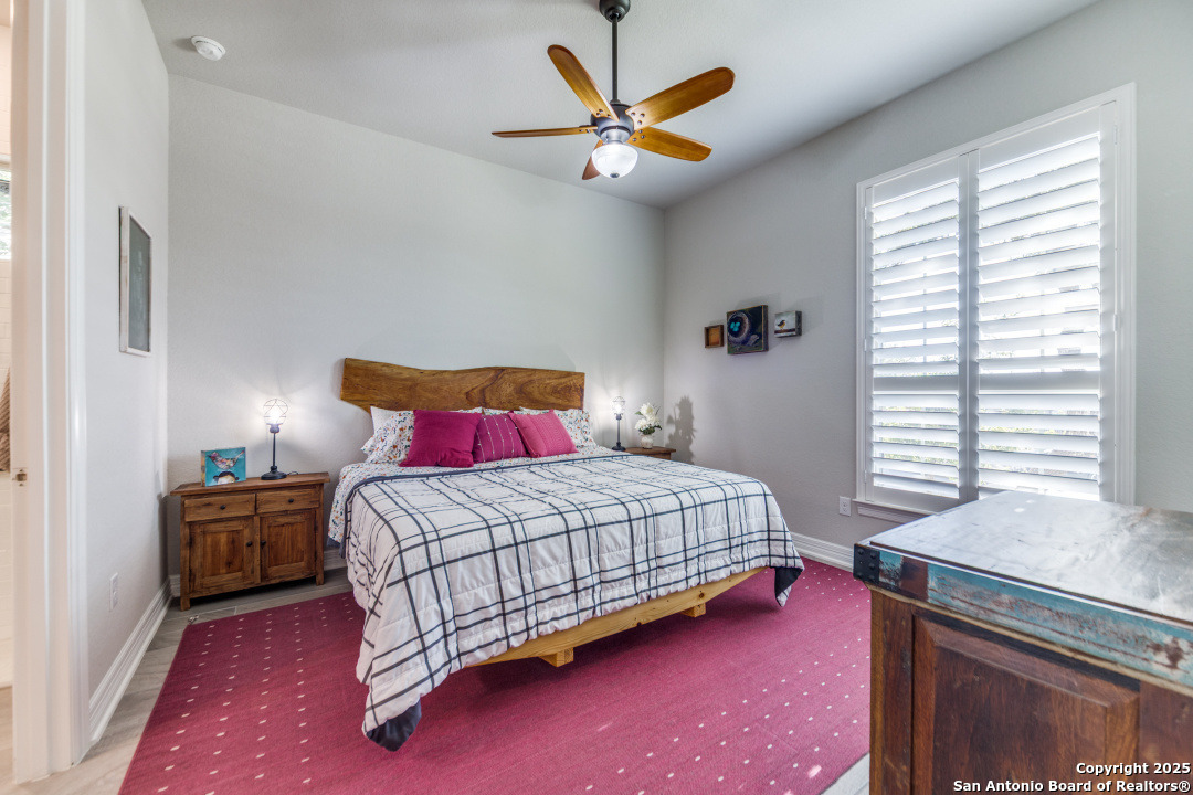property viewer photo 19