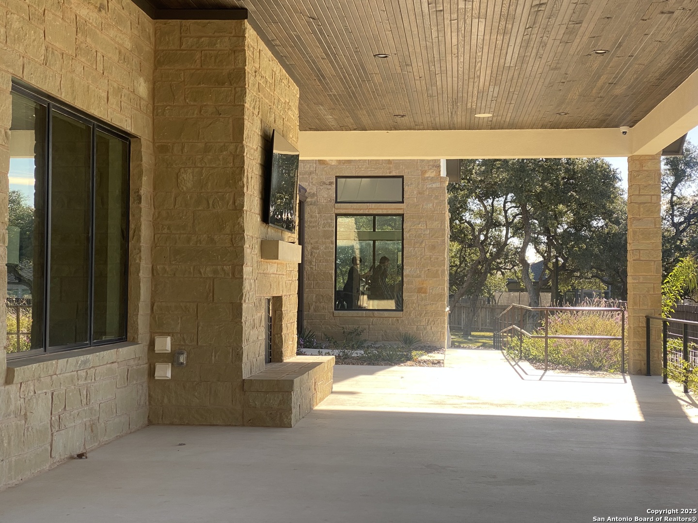 property viewer photo 27