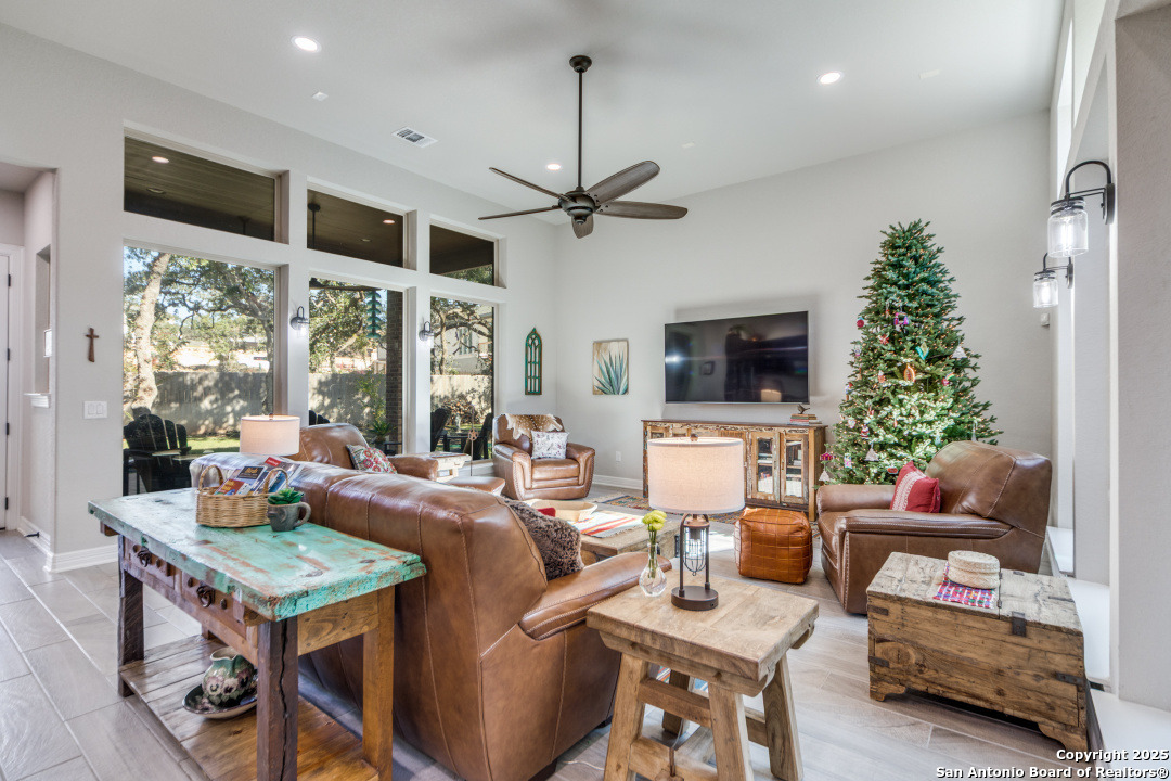 property viewer photo 5