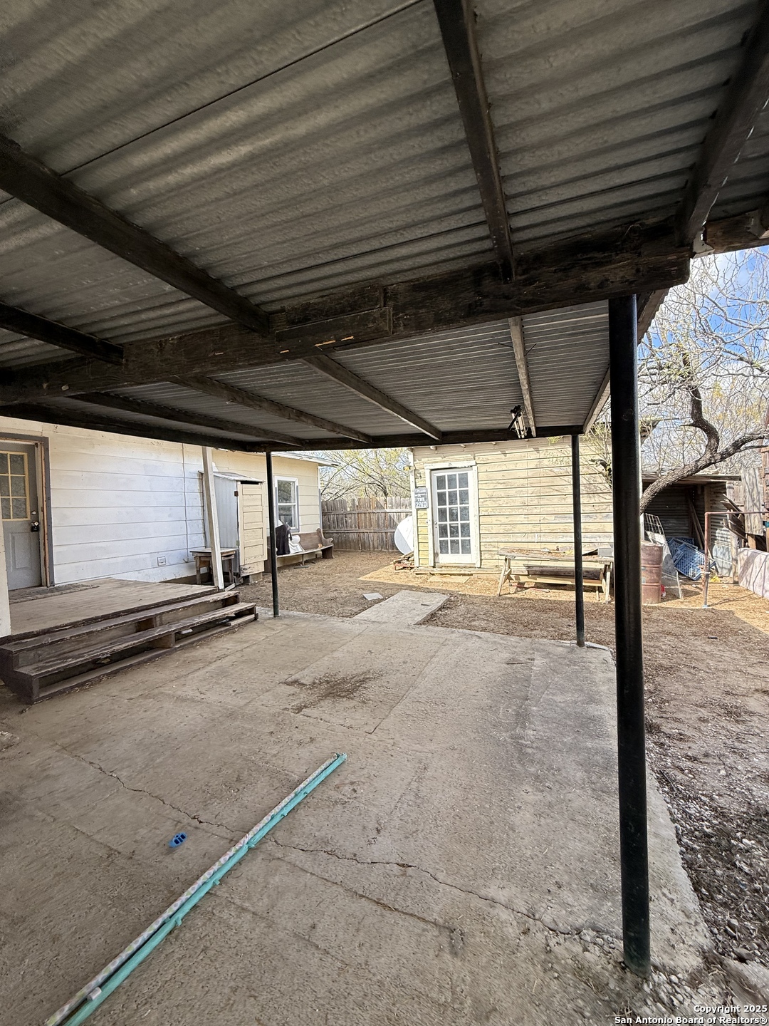 main property photo 3