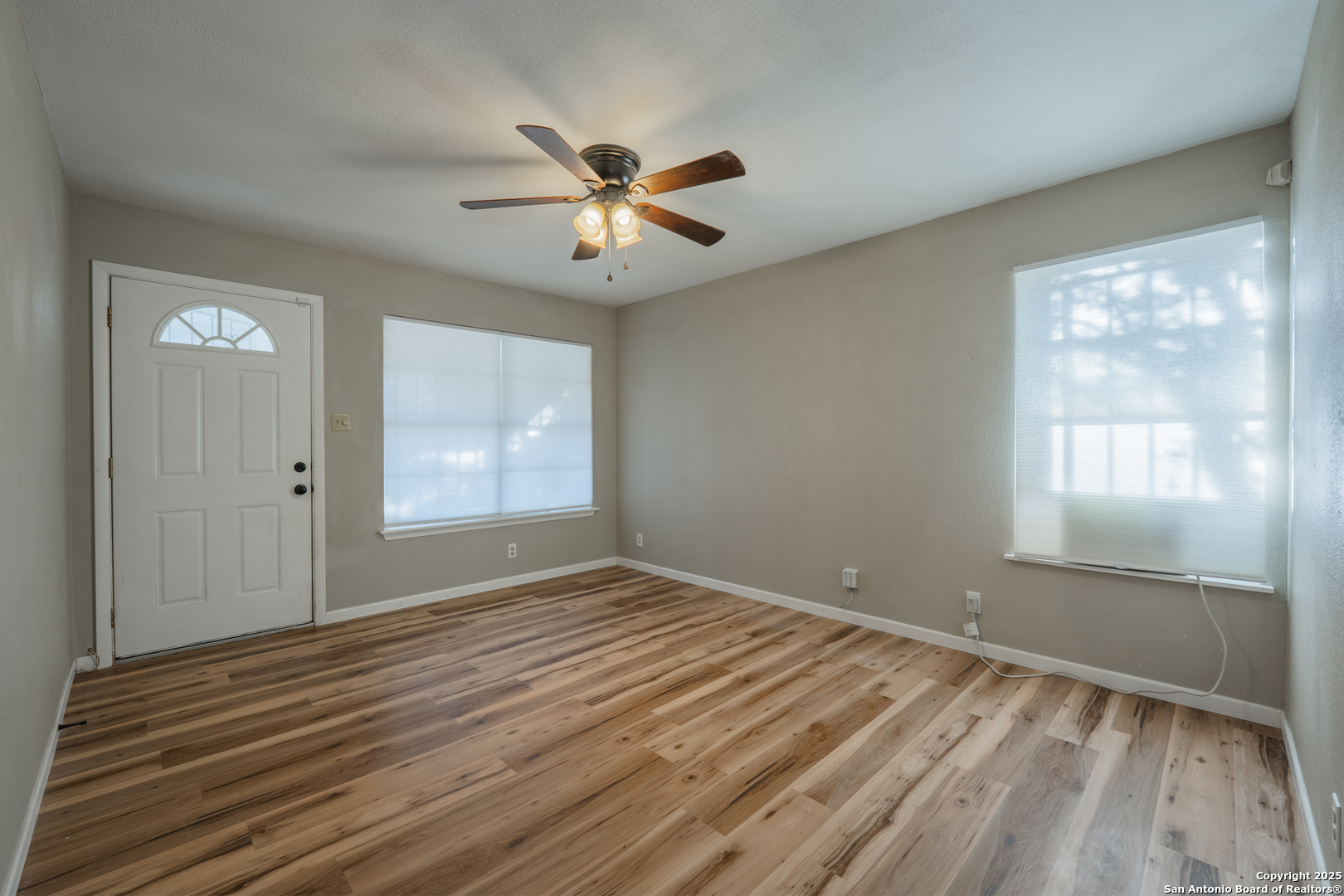 property viewer photo 11