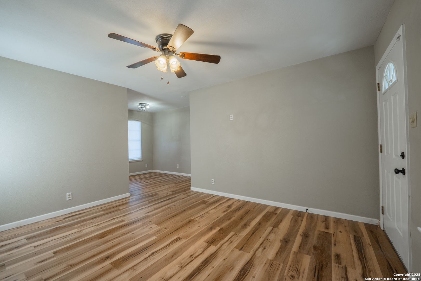 property viewer photo 12