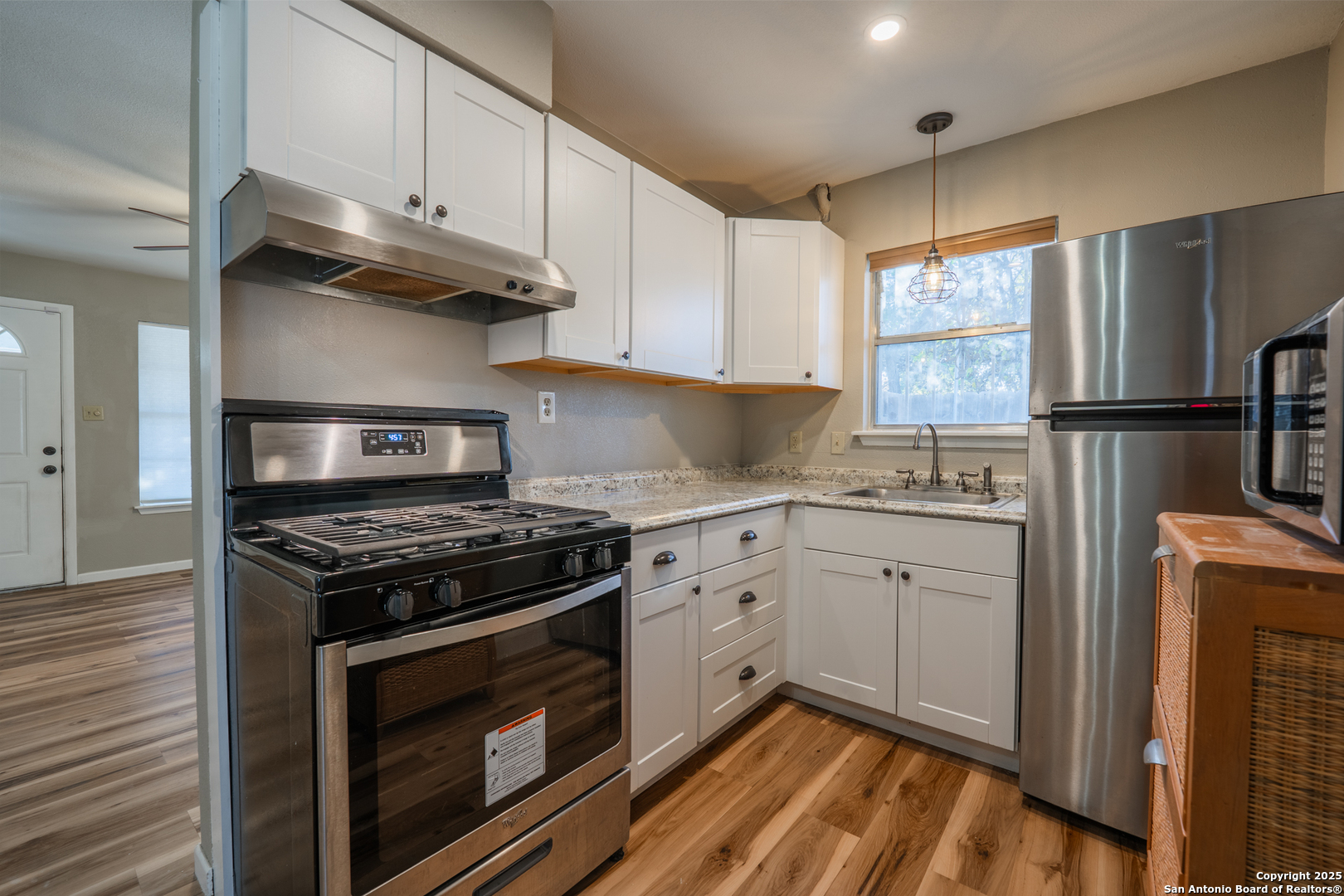 property viewer photo 19