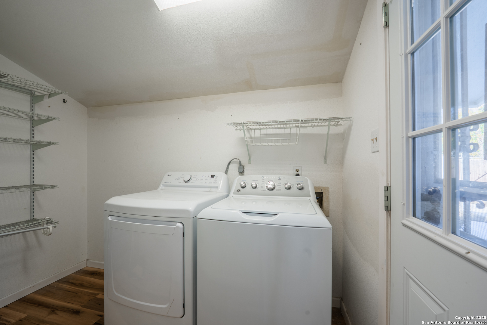 property viewer photo 22