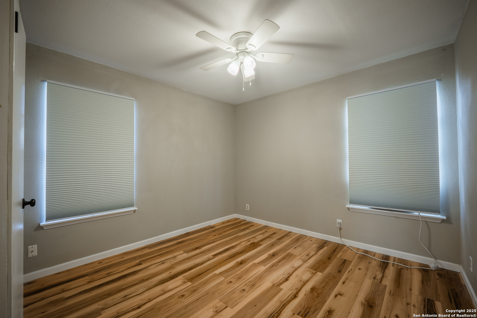 property viewer photo 25