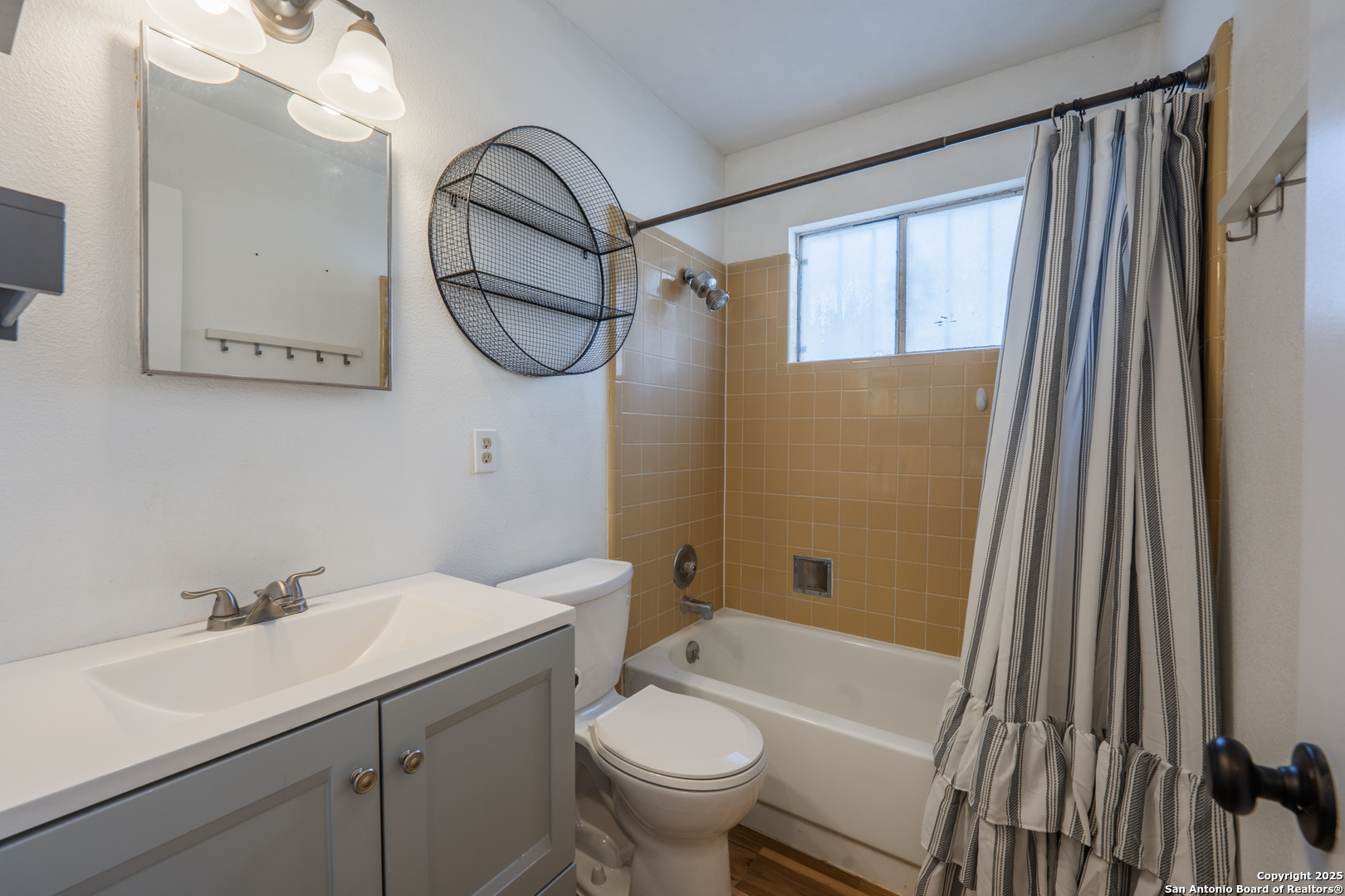 property viewer photo 27