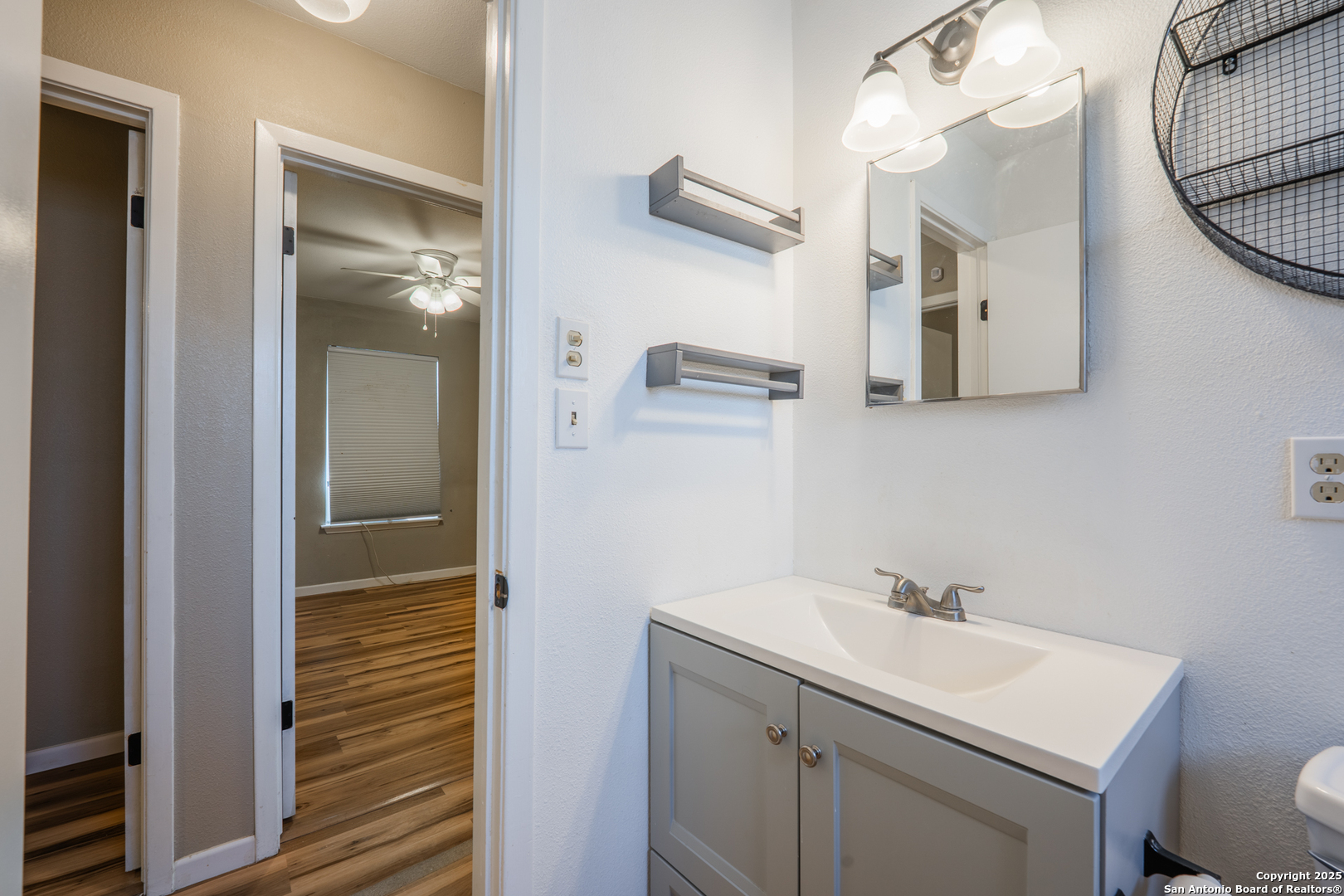 property viewer photo 29