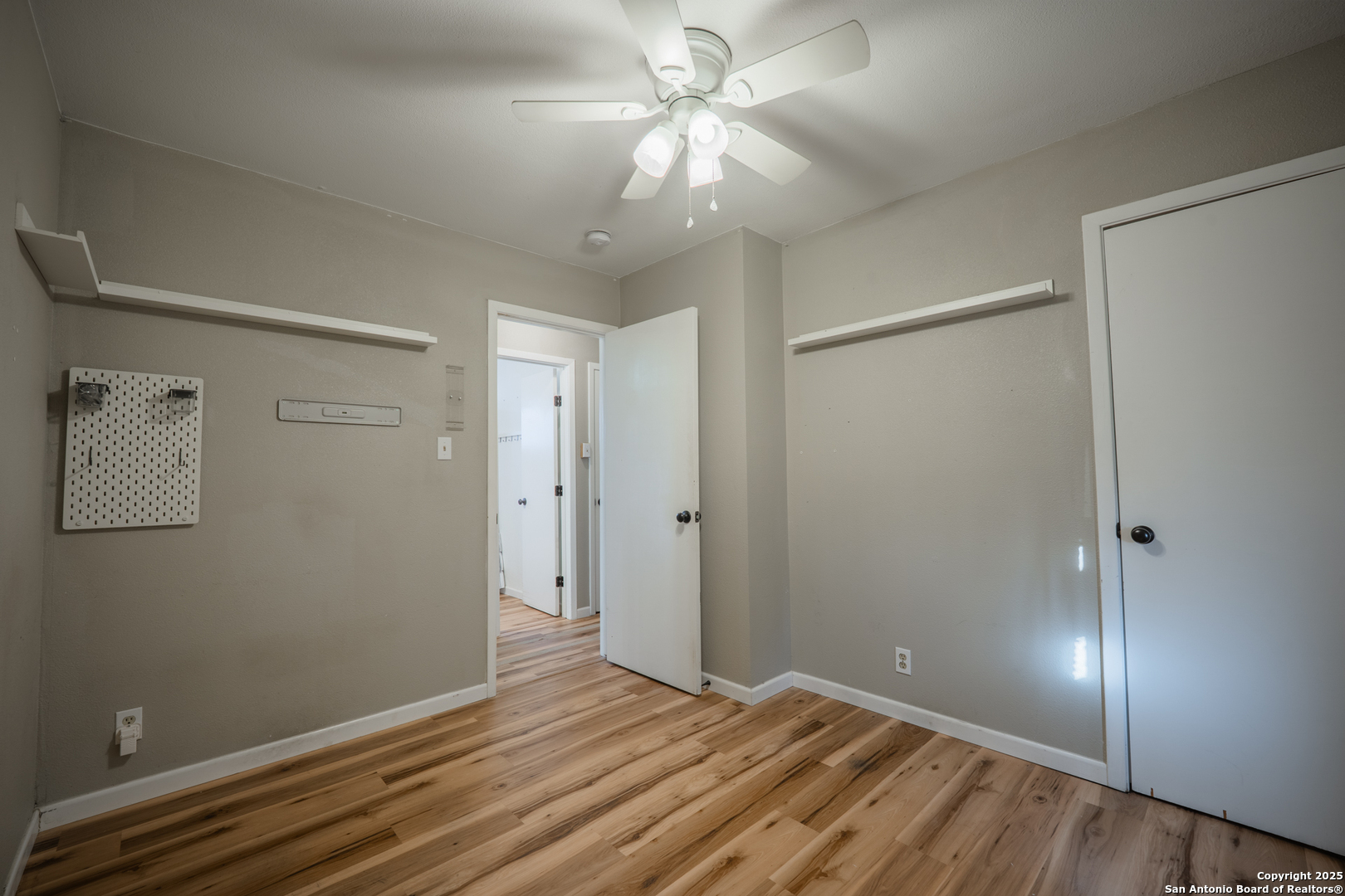 property viewer photo 30