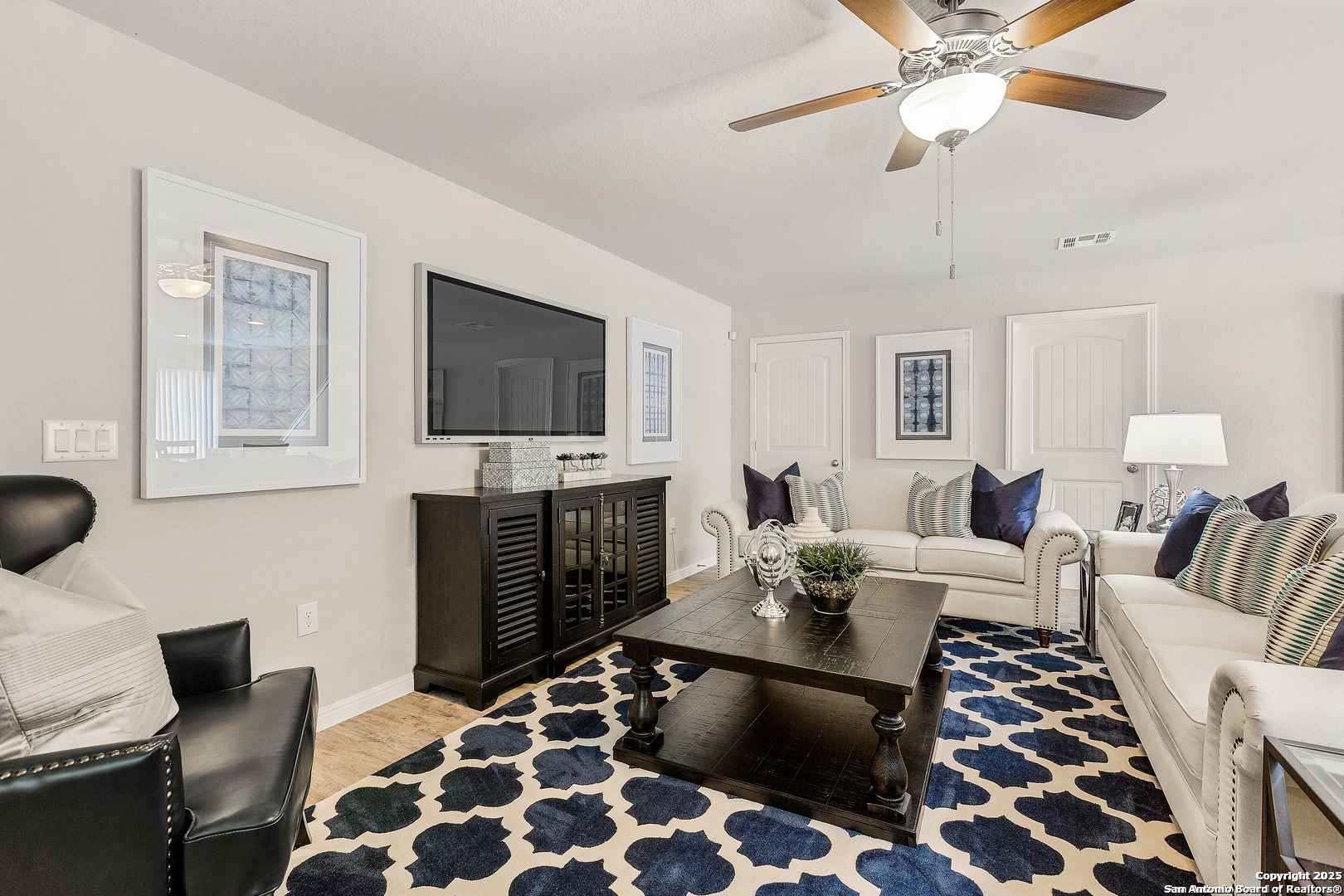 property viewer photo 1