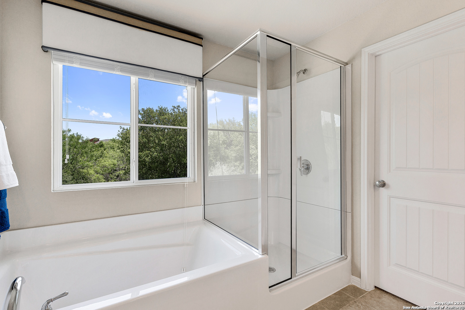 property viewer photo 13