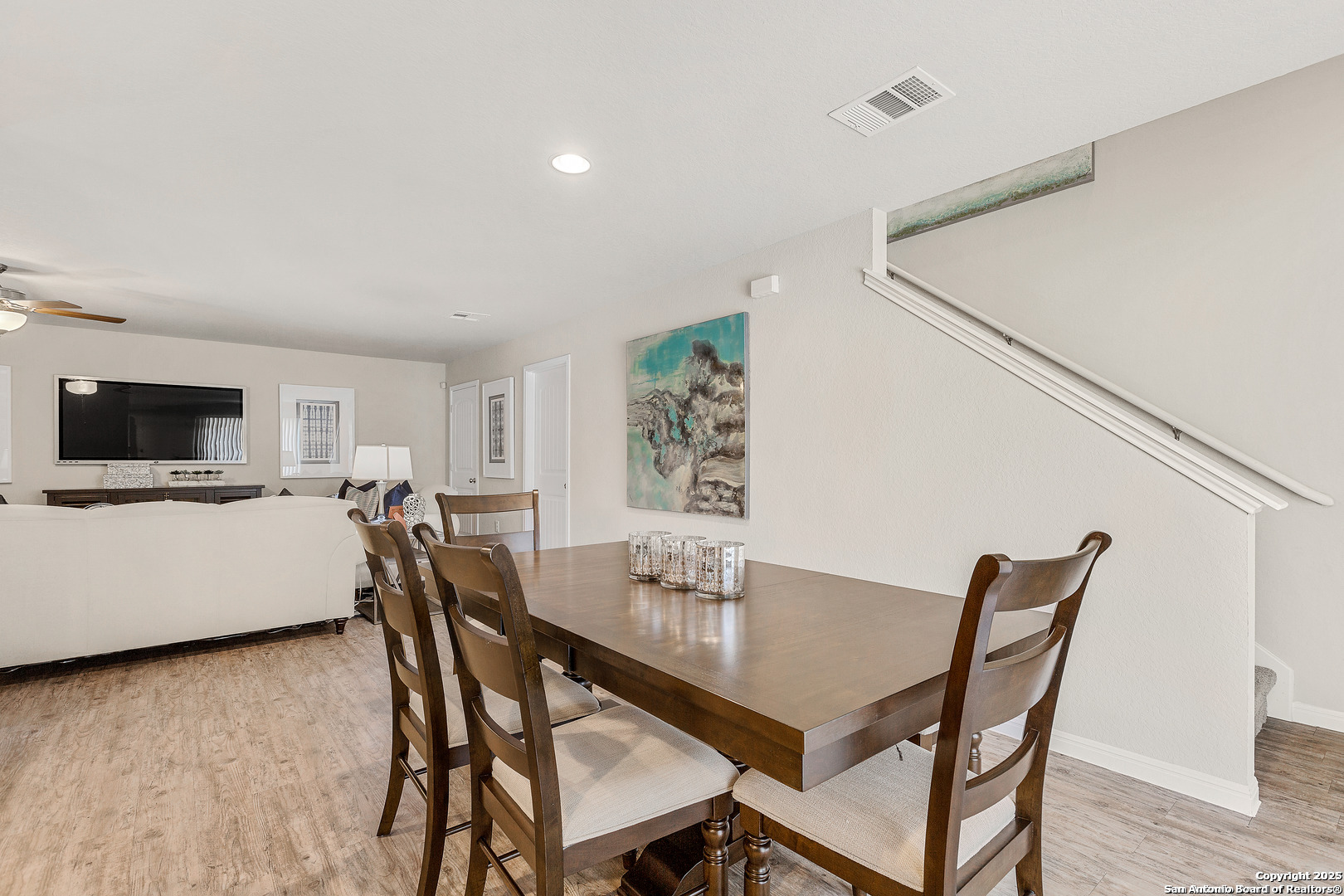 property viewer photo 4