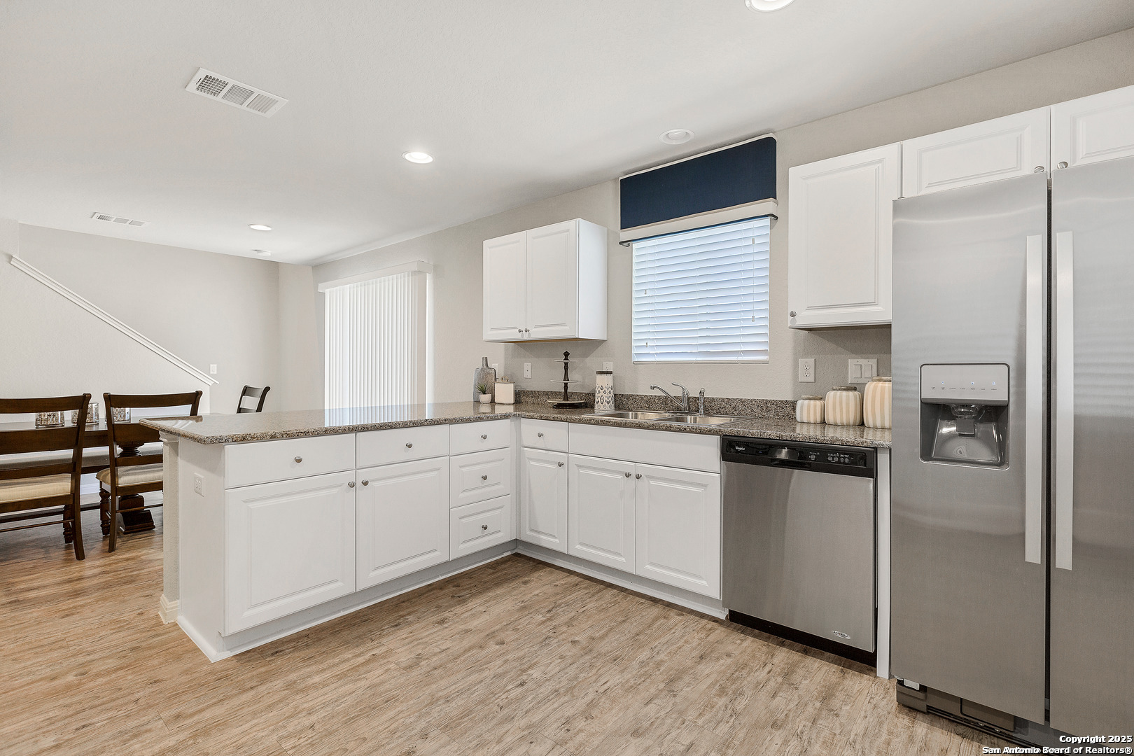 property viewer photo 6