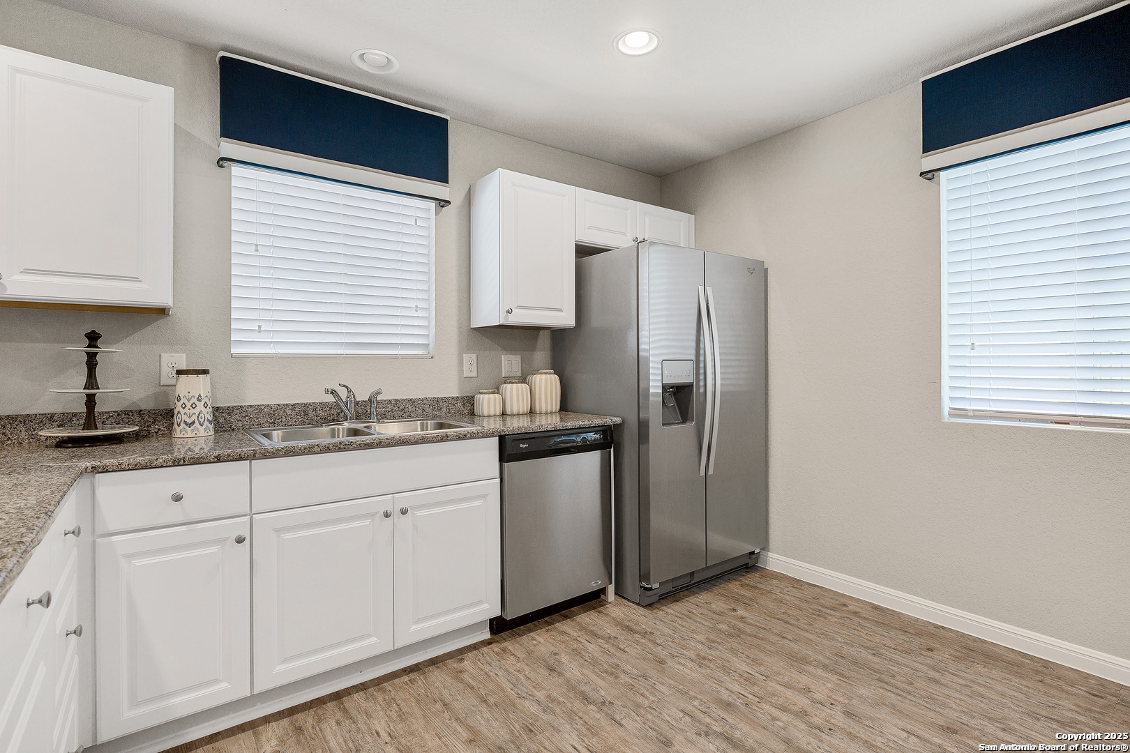 property viewer photo 9