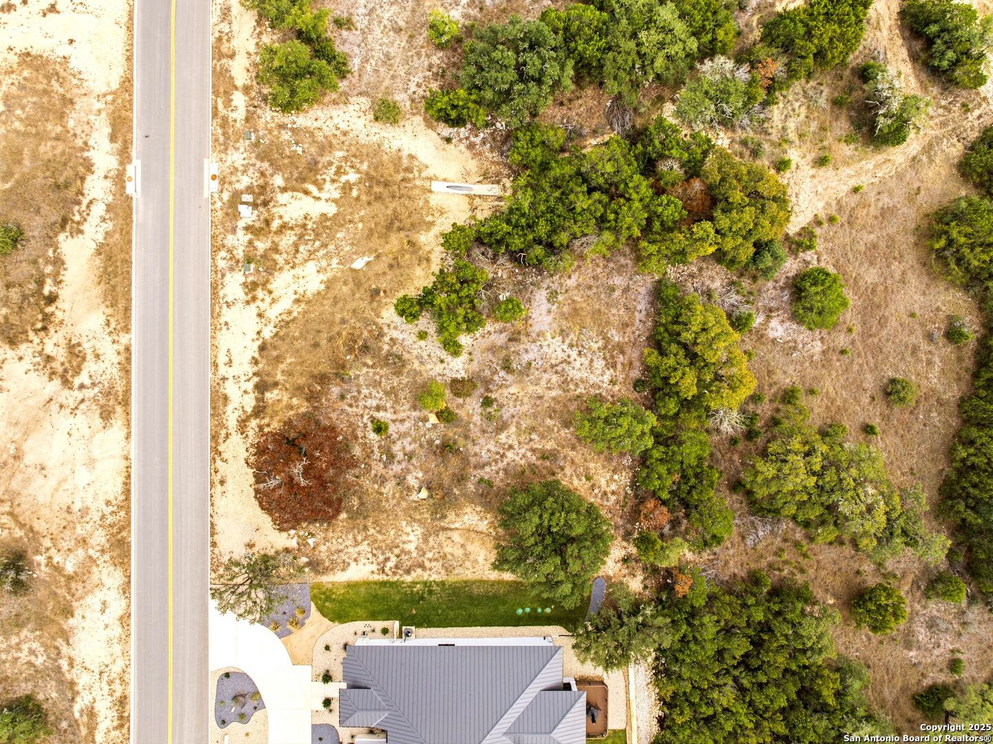 main property photo 16