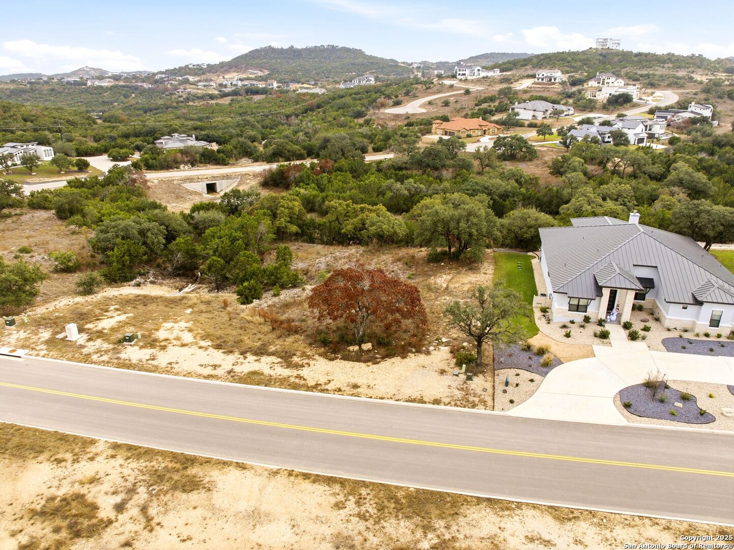 main property photo 3