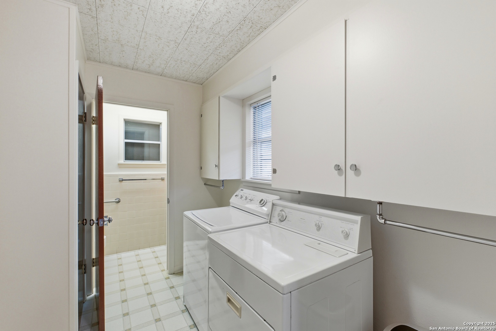property viewer photo 16
