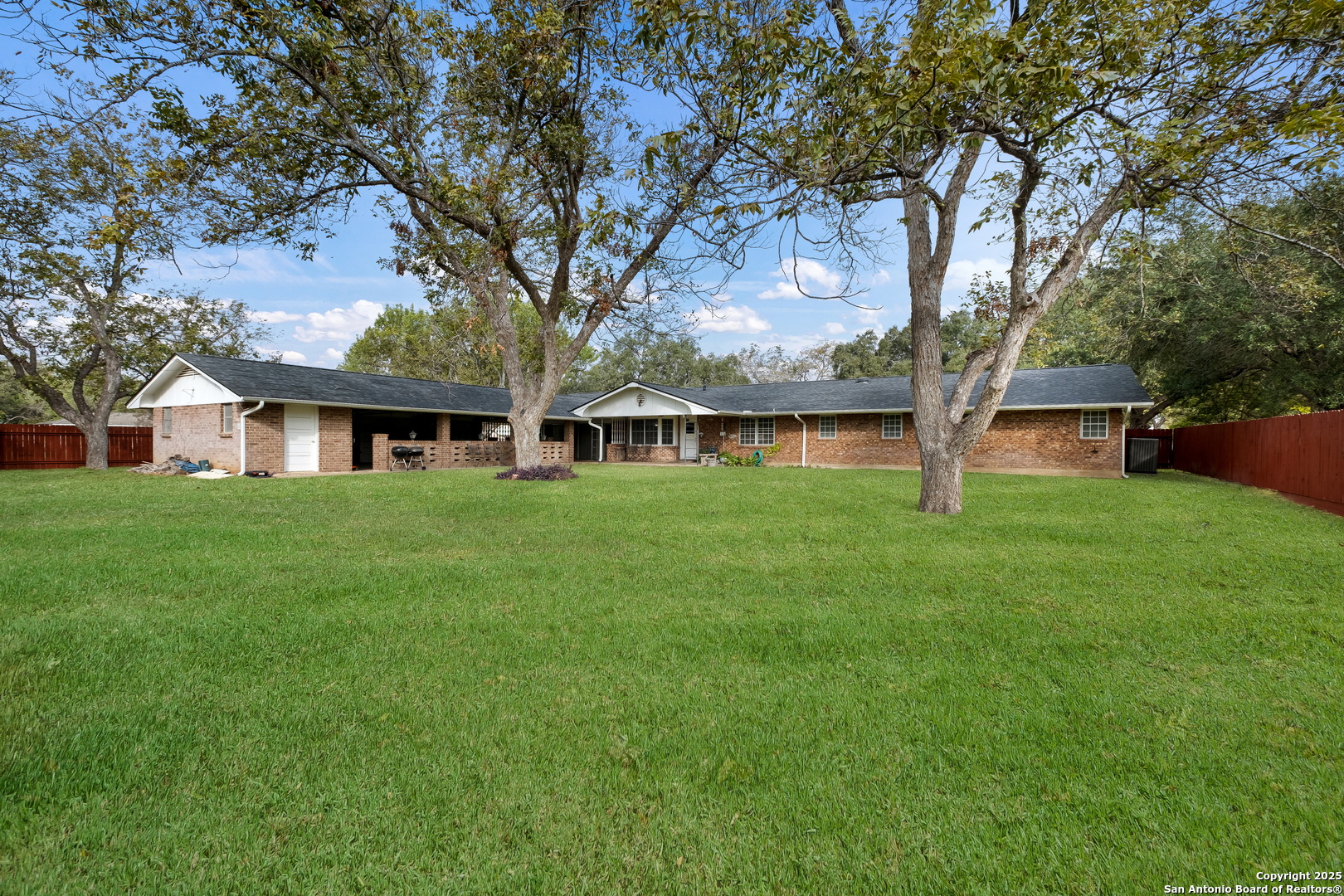 property viewer photo 18