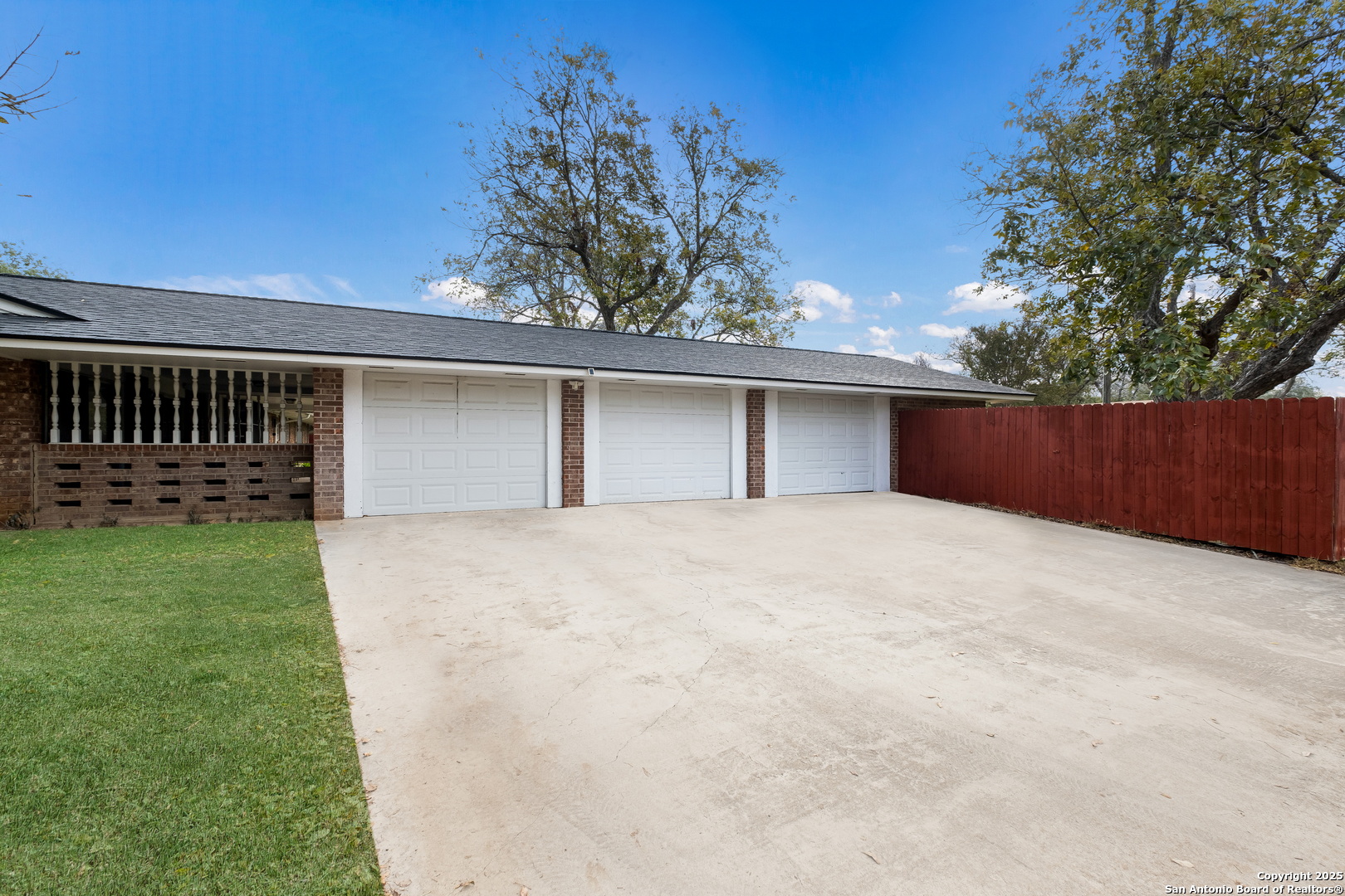 property viewer photo 19