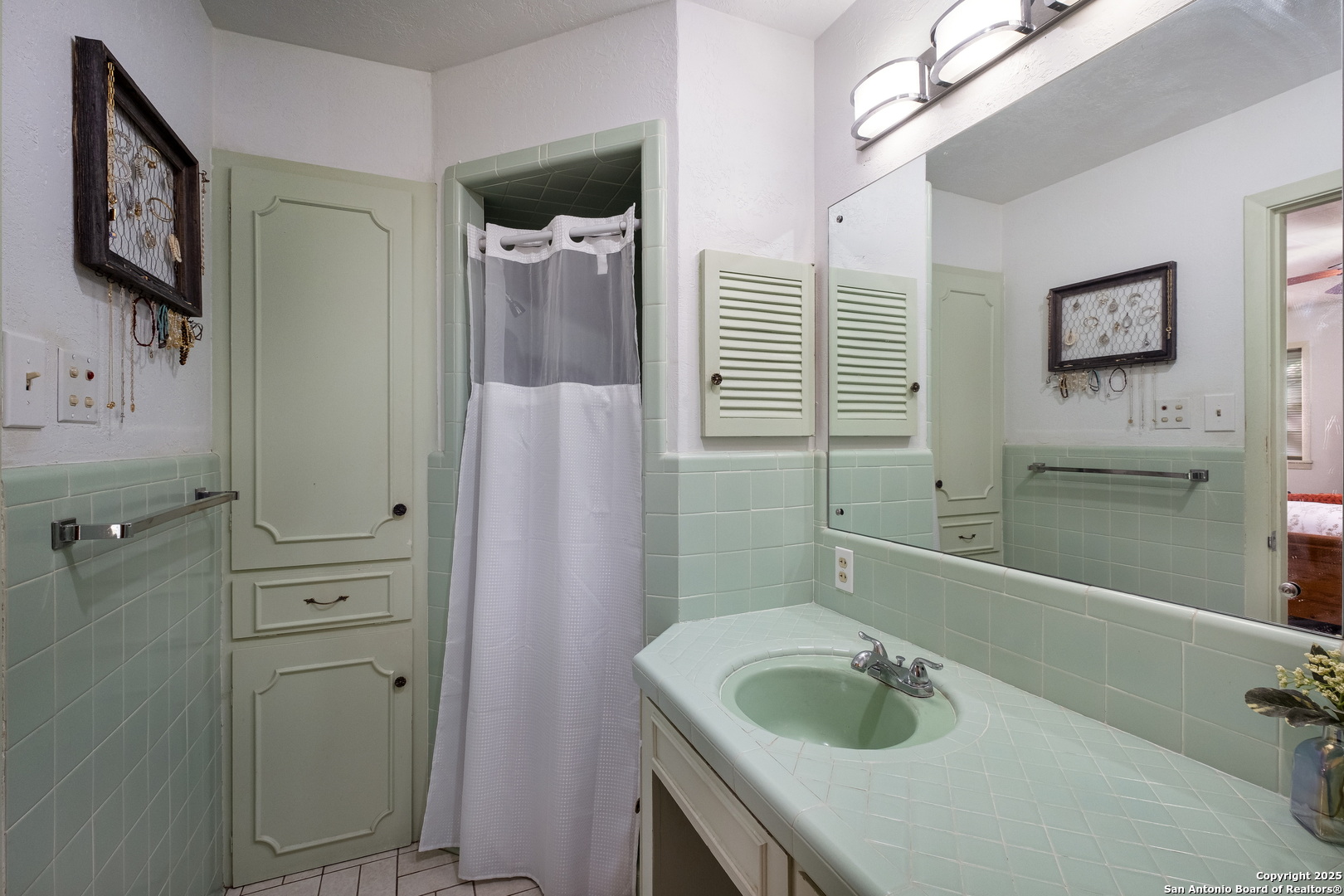 property viewer photo 9