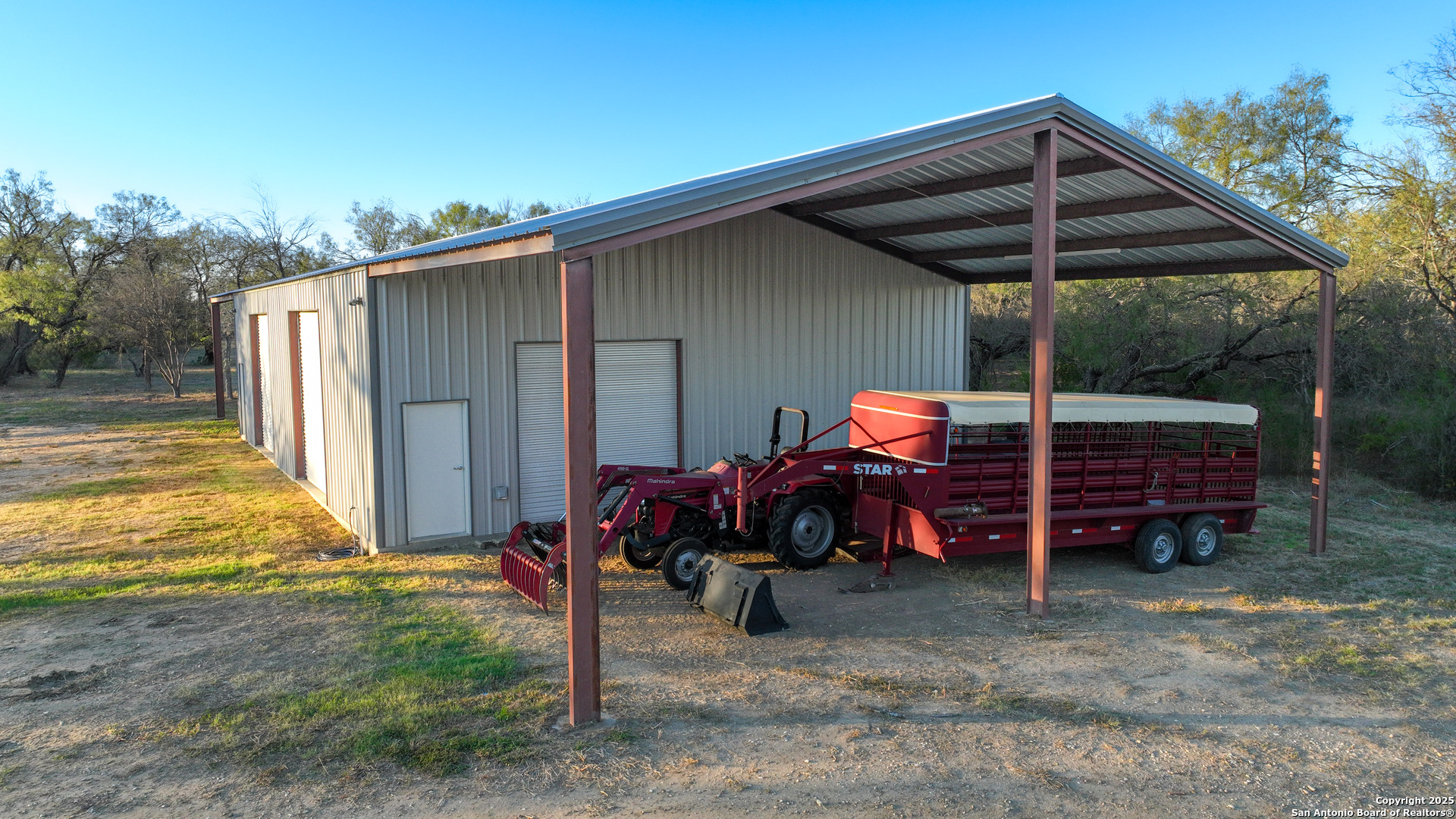 main property photo 13