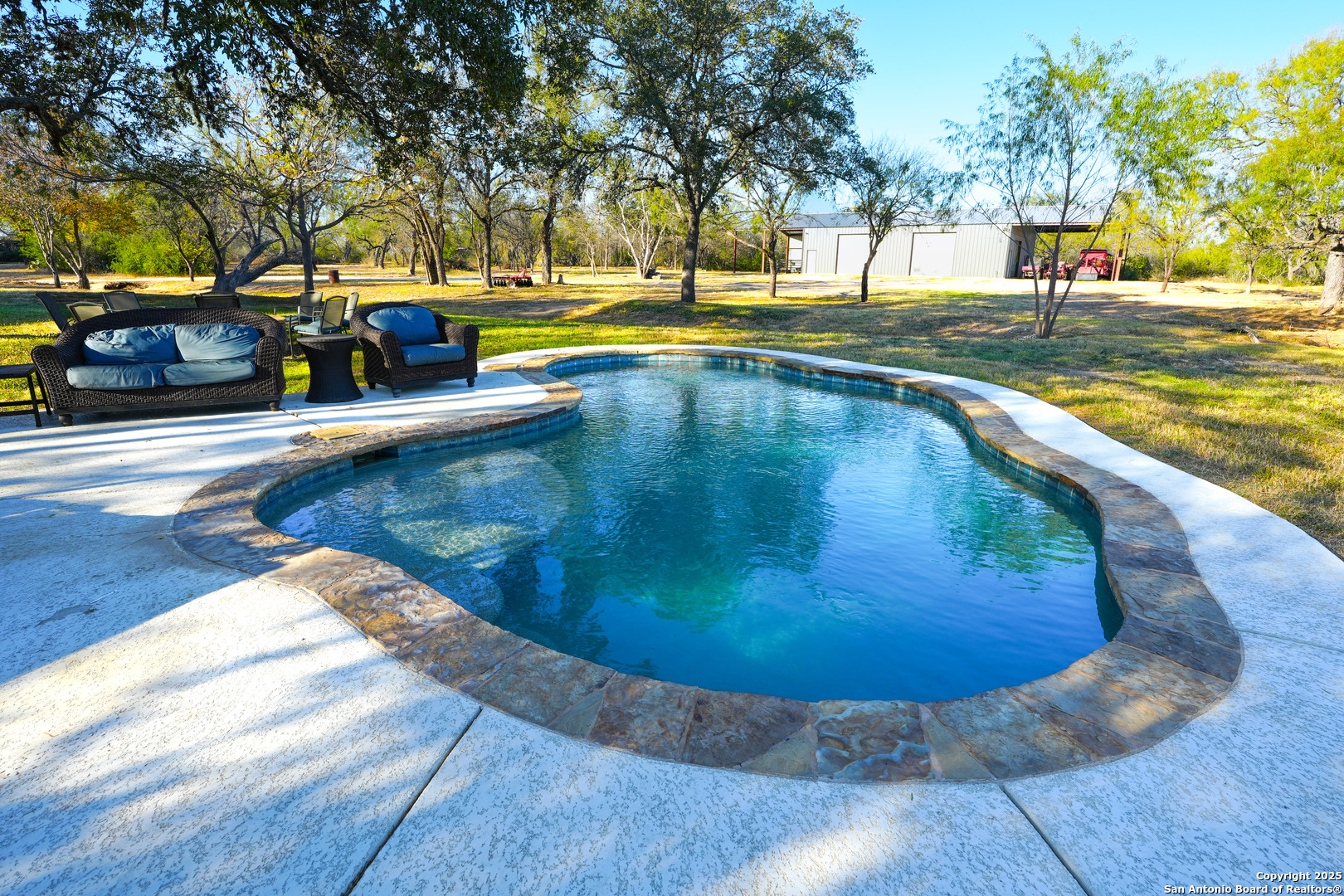 main property photo 7