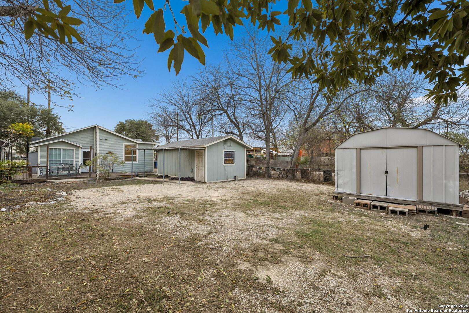main property photo 25