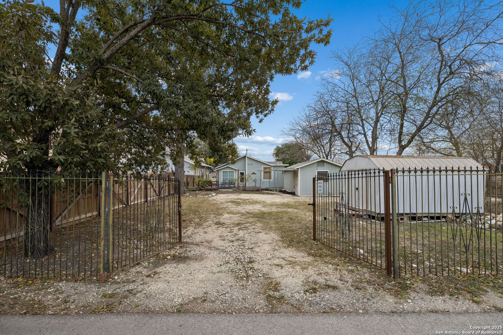 main property photo 27