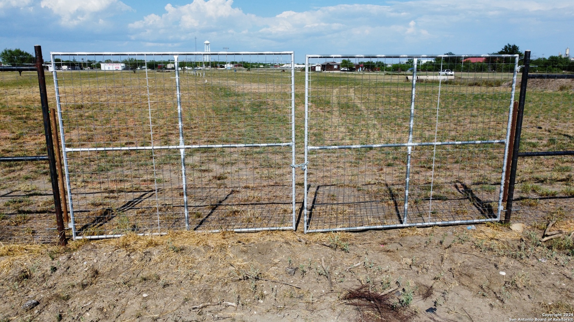 main property photo 6