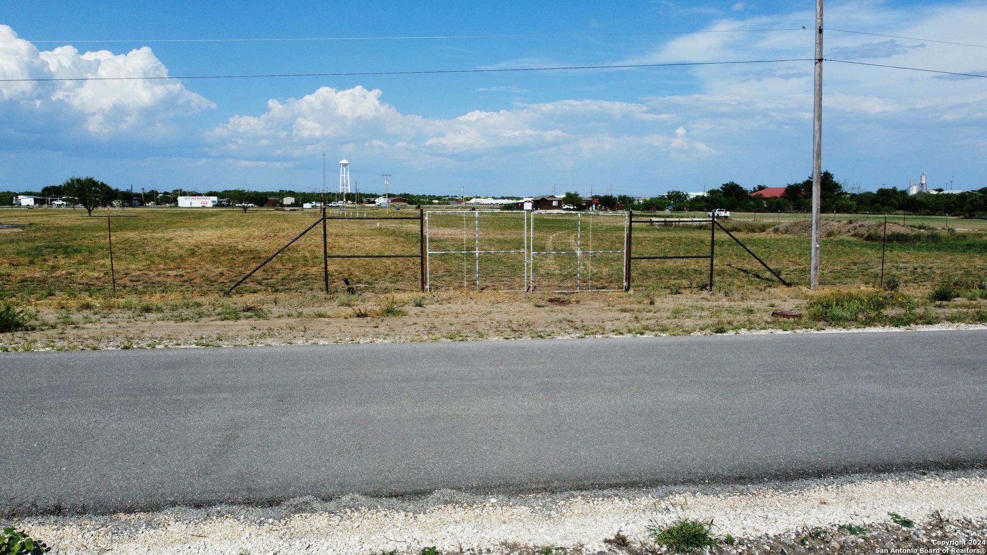 main property photo 7