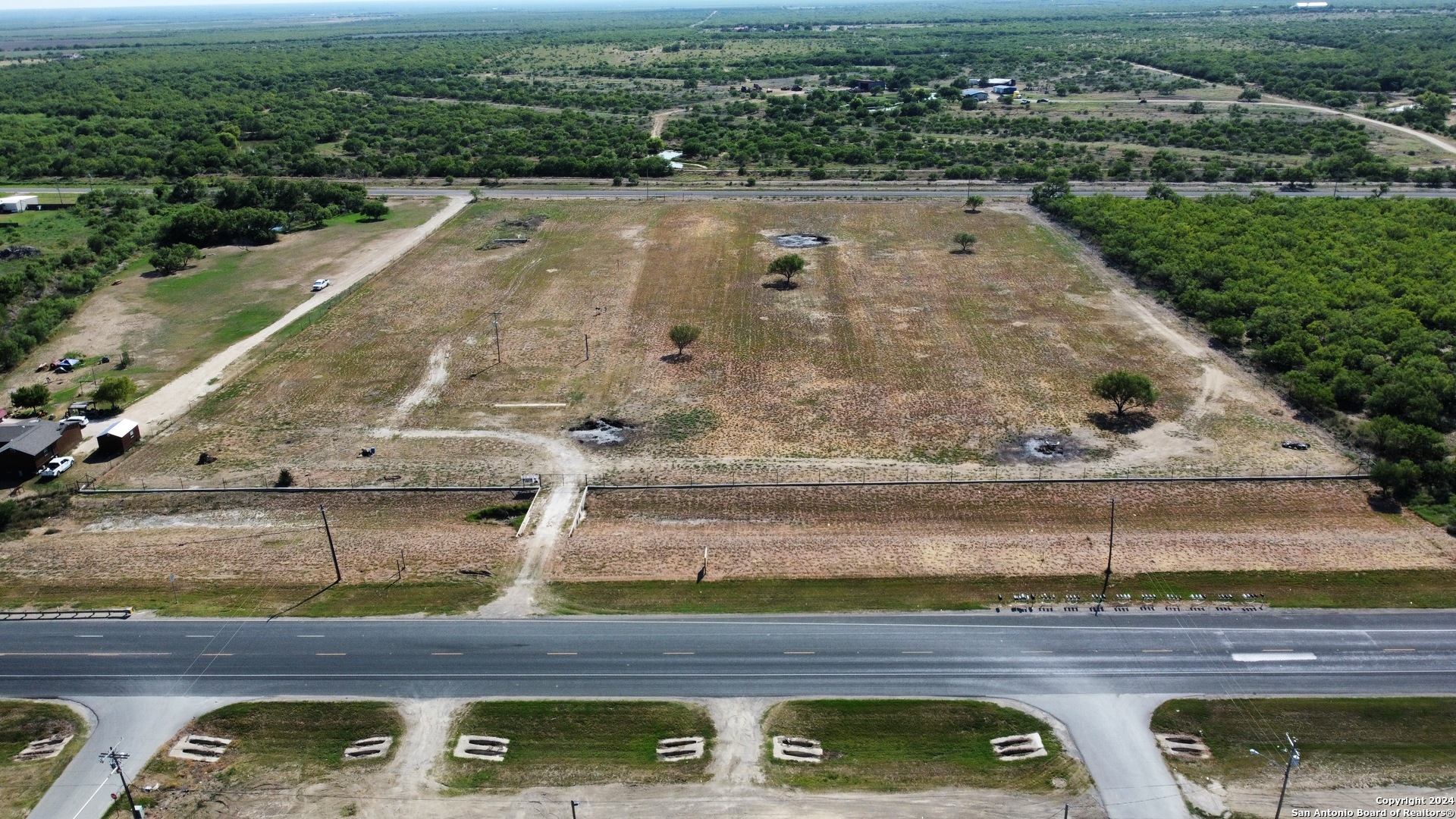 main property photo 9