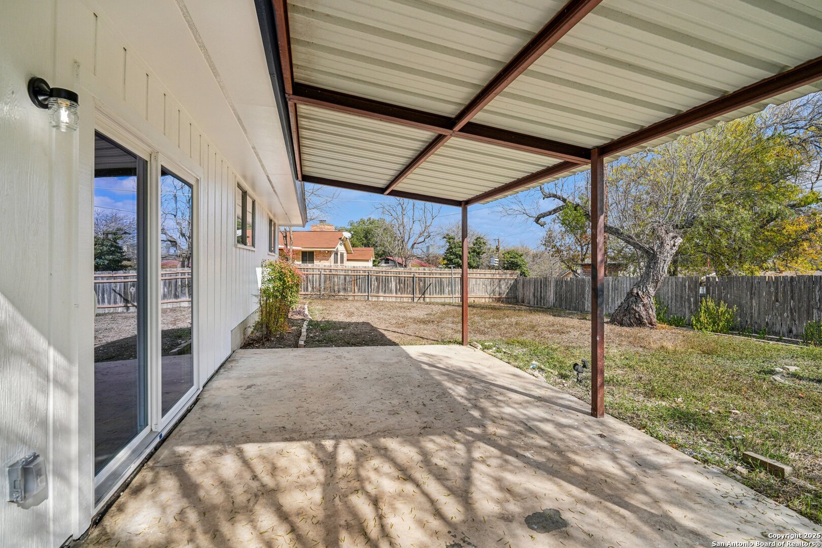 main property photo 35
