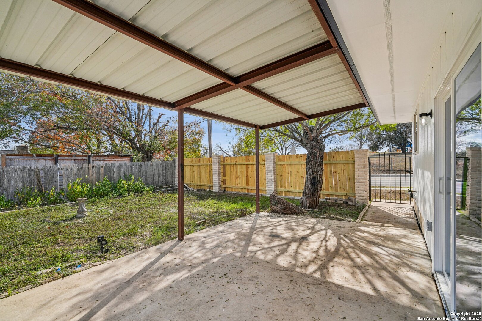 main property photo 36