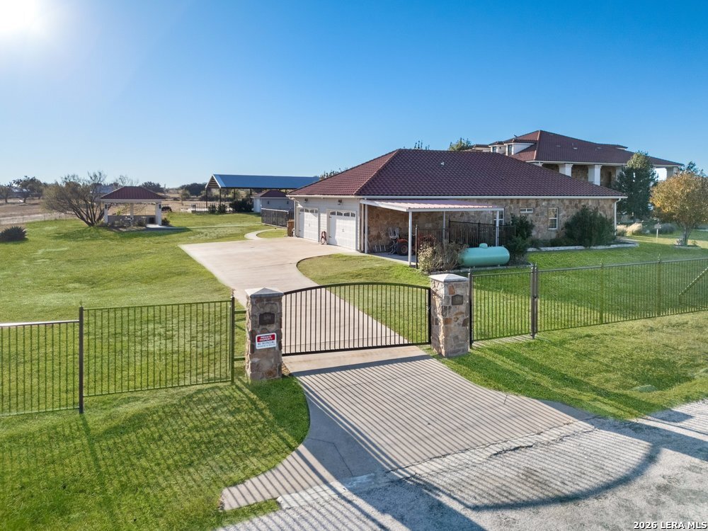 main property photo 50