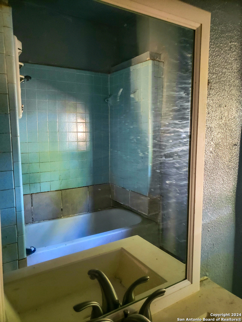 property viewer photo 10